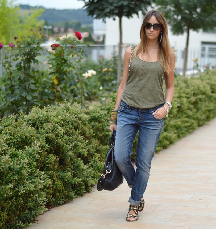 Easy outfit, easy look, primark, gladiators sandals, givenchy bag, boyfriend jeans, baggy jeans, fashion blogger, fashion blogger firenze, blogger firenze, outfit comodi, look comodi, outfit da tutti i giorni, look per tutti i giorni, look of the day