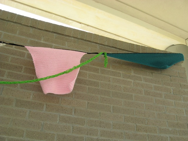 [20110605-YarnBombing%2520%252819%2529%255B2%255D.jpg]