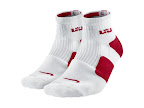 Matching Nike Basketball Elite Socks for LeBron 9 Miami Vice nike basketball elite lebron socks whitered 2 01 Matching Nike Basketball Elite Socks for LeBron 9 Miami Vice