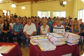 Unos 100 vecinos de La Costa firmaron las escrituras sociales en Costa del Este