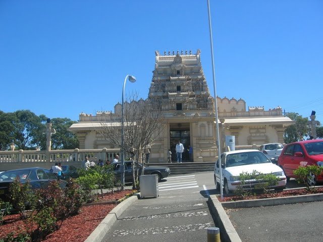 Wonderful Hindu Temples abroad: Lord Venkateshwara Temple(Birmingham United Kingdom), Malibu Hindu Temple(Malibu California US), Shiva-Vishnu Temple(Livermore California US) and many more