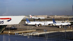 Terminals_6_and_7_at_JFK_International,_New_York