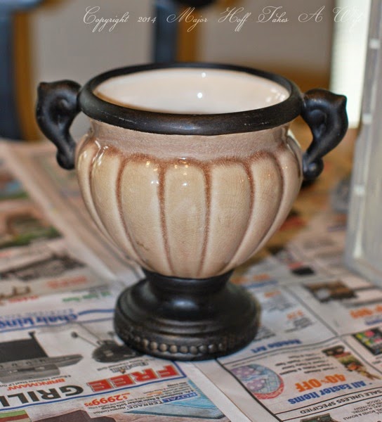 Ceramic Urn fronm thrift store Before picture.jpg Ceramic Urn fronm thrift store Before picture