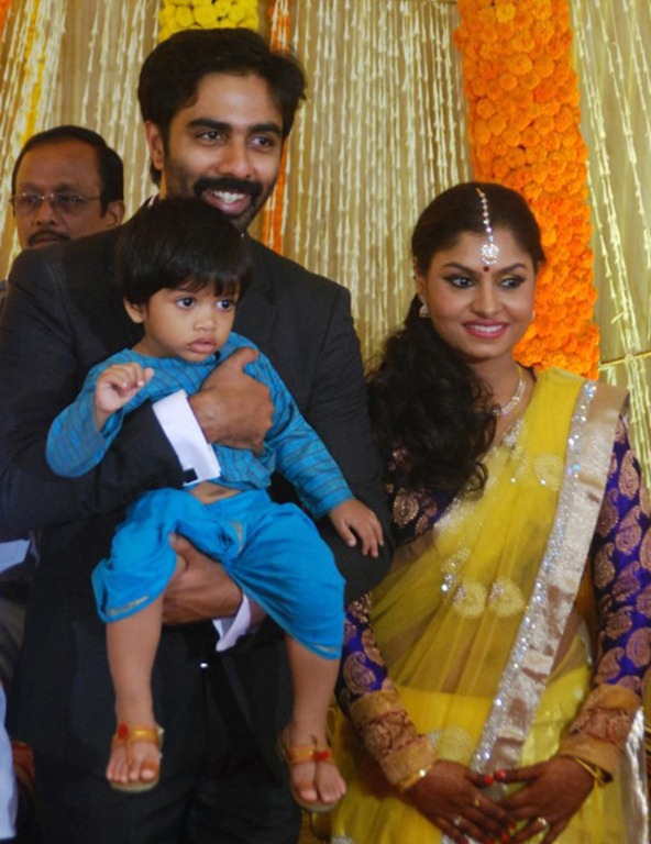 [tamil_actor_veera_bahu_wedding_reception_pics2%255B3%255D.jpg]