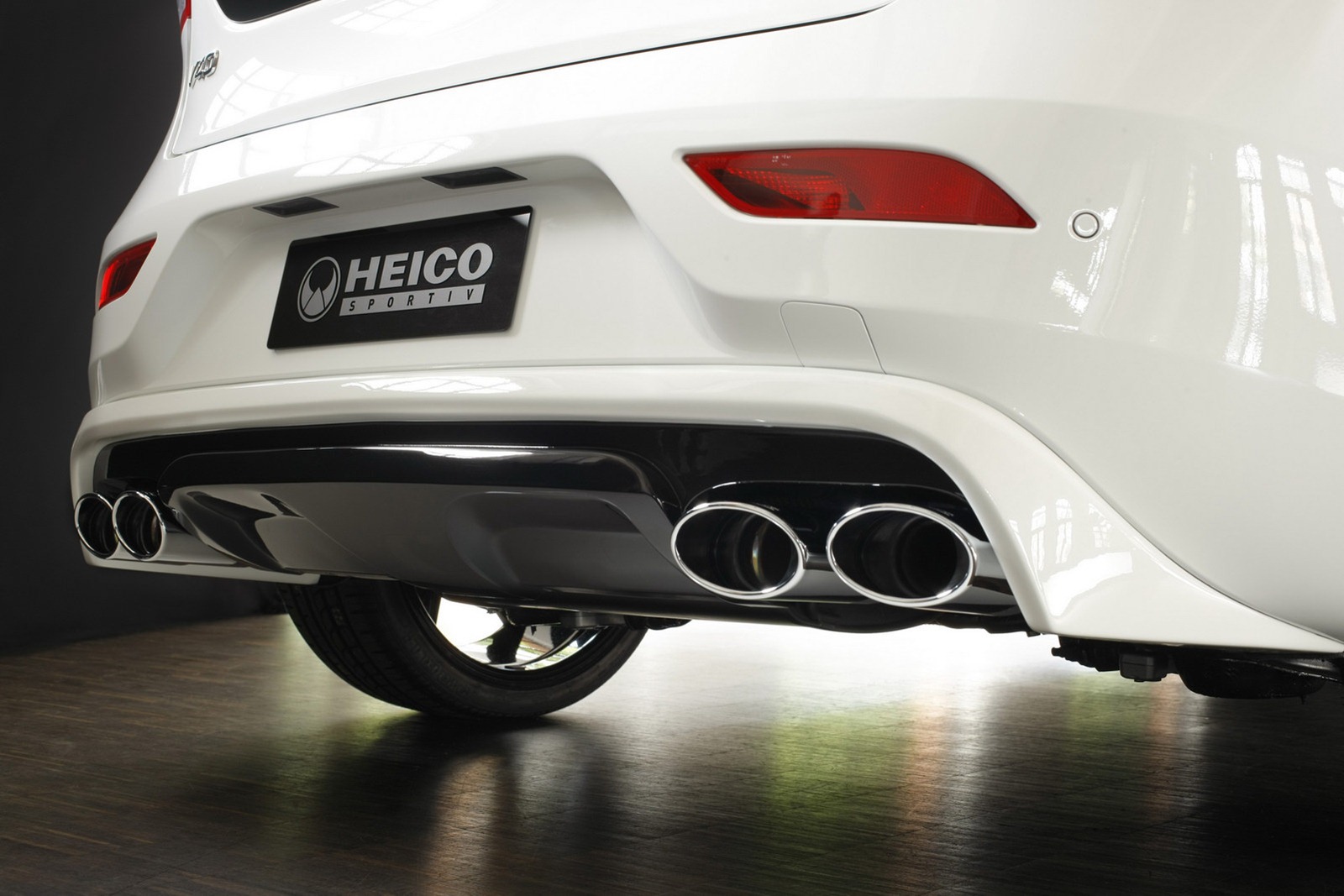 [Heico-Sportiv-Volvo-V40-7%255B2%255D.jpg]