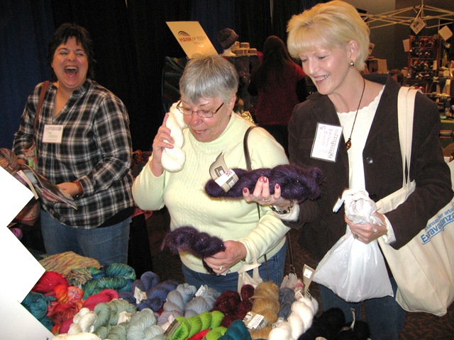 [20111203ARFiberArtsEx1032.jpg]