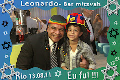 Fotos do evento Leonardo - 13.08.11. Foto numero 32 da Social Click Fotografia Digital, do Rio de Janeiro, RJ, que faz fotos divertidas, fotos malucas, fotos com fantasias, fotos na hora, fotografia maluca, fotografia divertida com molduras personalizadas. fotos divertidas malucas foto maluca animadas animado rj rio de janeiro divertida fantasia animada noivos fotografo casamento fotografa para debutantes