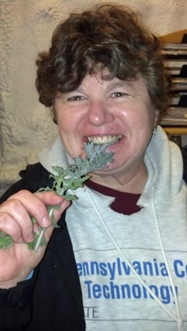 [Linda%2520eating%2520kale%255B6%255D.jpg]