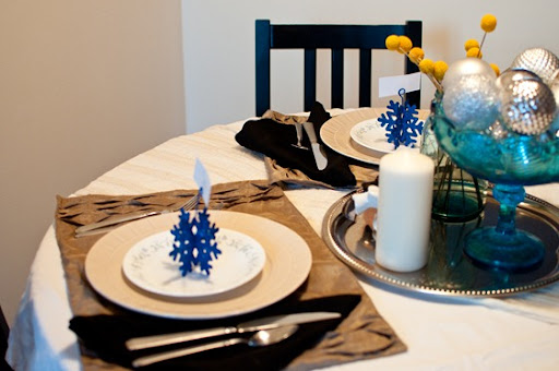  White bread plates wedding gift Blue glitter snowflake photo holders 