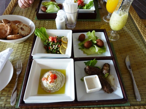 Lunch på hotellet Hilton Double Tree Hotel, Aqaba, Jordanien