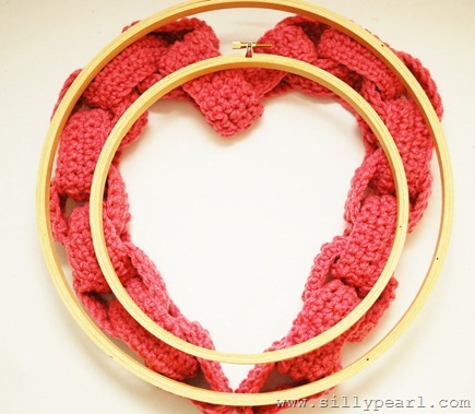 CrochetedPaperChainHeart11