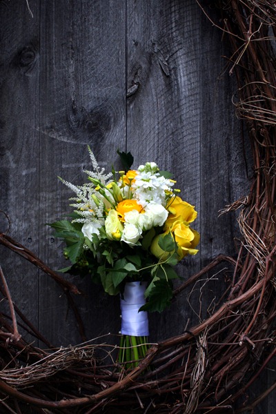 white and yellow bouquet