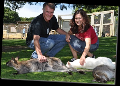 Rowan & Lydia with Wallabies DSC_0589