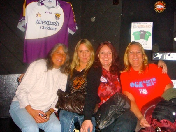 Kim, Laura, Ellen & Robin reuniting after many years. A lot of contests won by these Bad girls