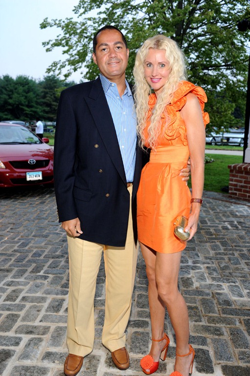 [Mr_Mrs_Peebles-2011-08-08dan%2520and%2520katrina.jpg]
