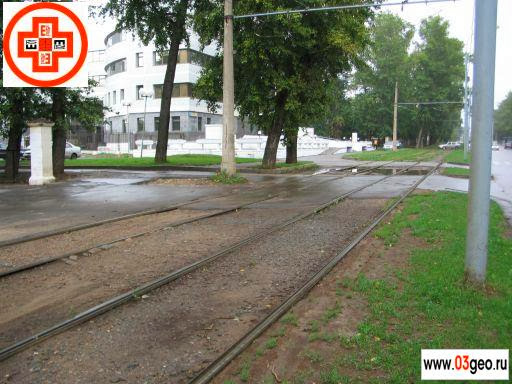 Капитальный ремонт, реконструкция и модернизация трамвайных путей в Москве выполняются на основе точной геодезической съемки. Фото трамвайной линии до реконструкции путей
