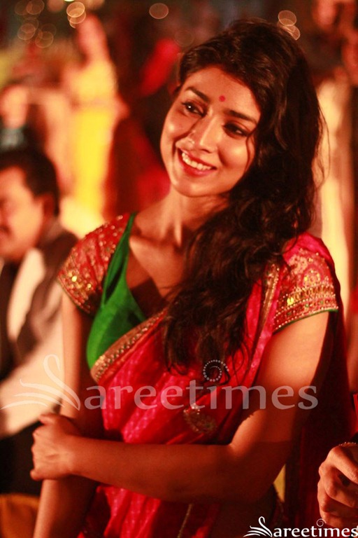 [Shriya_Designer_Sari_Blouse%255B4%255D.jpg]
