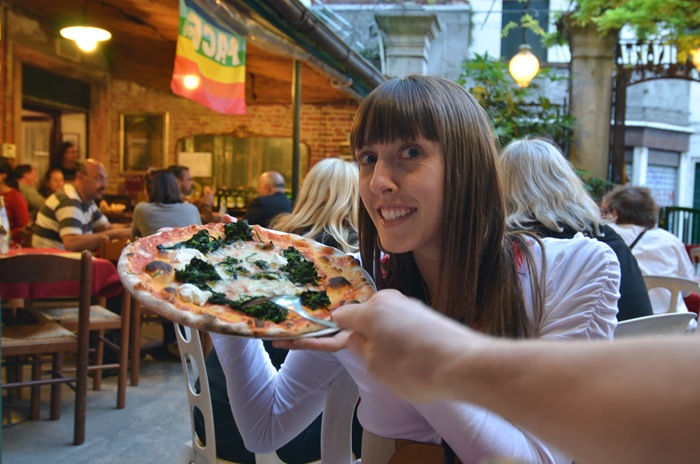 [Dinner%2520lindsey%2520pizza%255B3%255D.jpg]