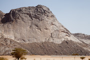 The area near Markha Shabwa is littered with granite domes full of climbing potential.