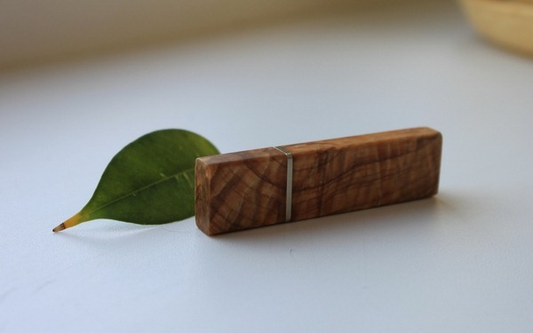 [Wood%2520USB%2520flash%2520drive%25202%255B5%255D.jpg]