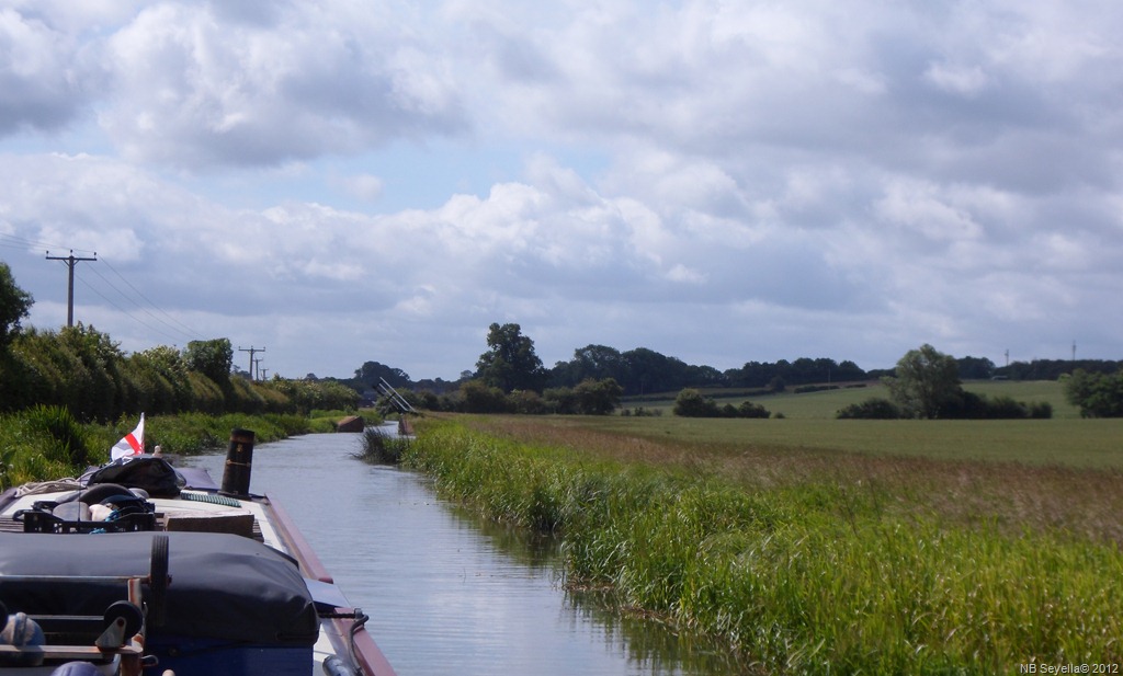 [SAM_1040%2520Oxfordshire%255B4%255D.jpg]