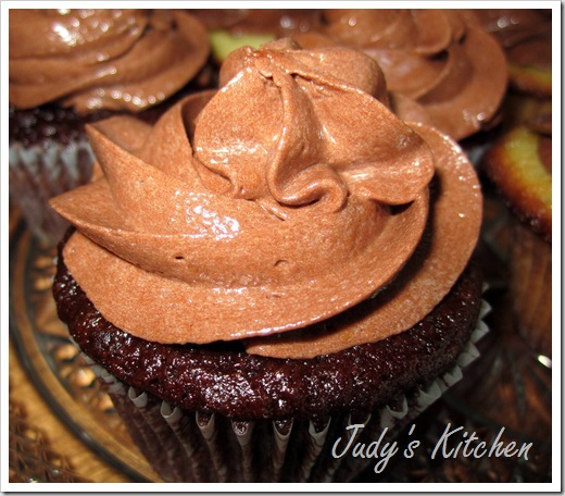 [bananachocolatecupcakes4_thumb12%255B4%255D.jpg]