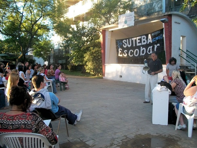 [ASAMBLEA%2520DOCENTE%2520ESCOBAR%252002%2520MARZO%25202012%2520025%255B4%255D.jpg]