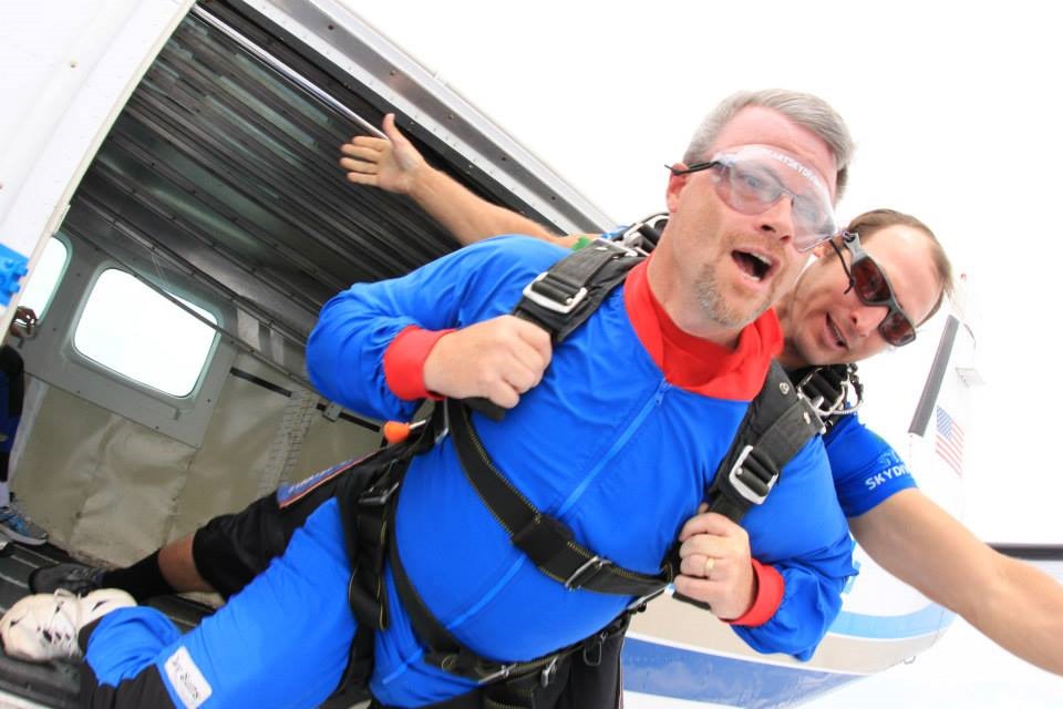 [tim-jumping-from-plane6.jpg]