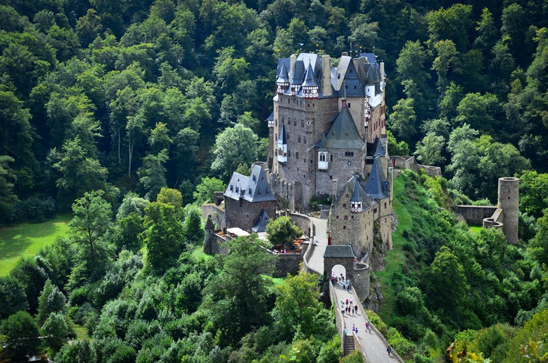 [Burg-Eltz-23.jpg]