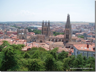 123-Burgos. Vistas desde el mirador subida al castillo - P7190323