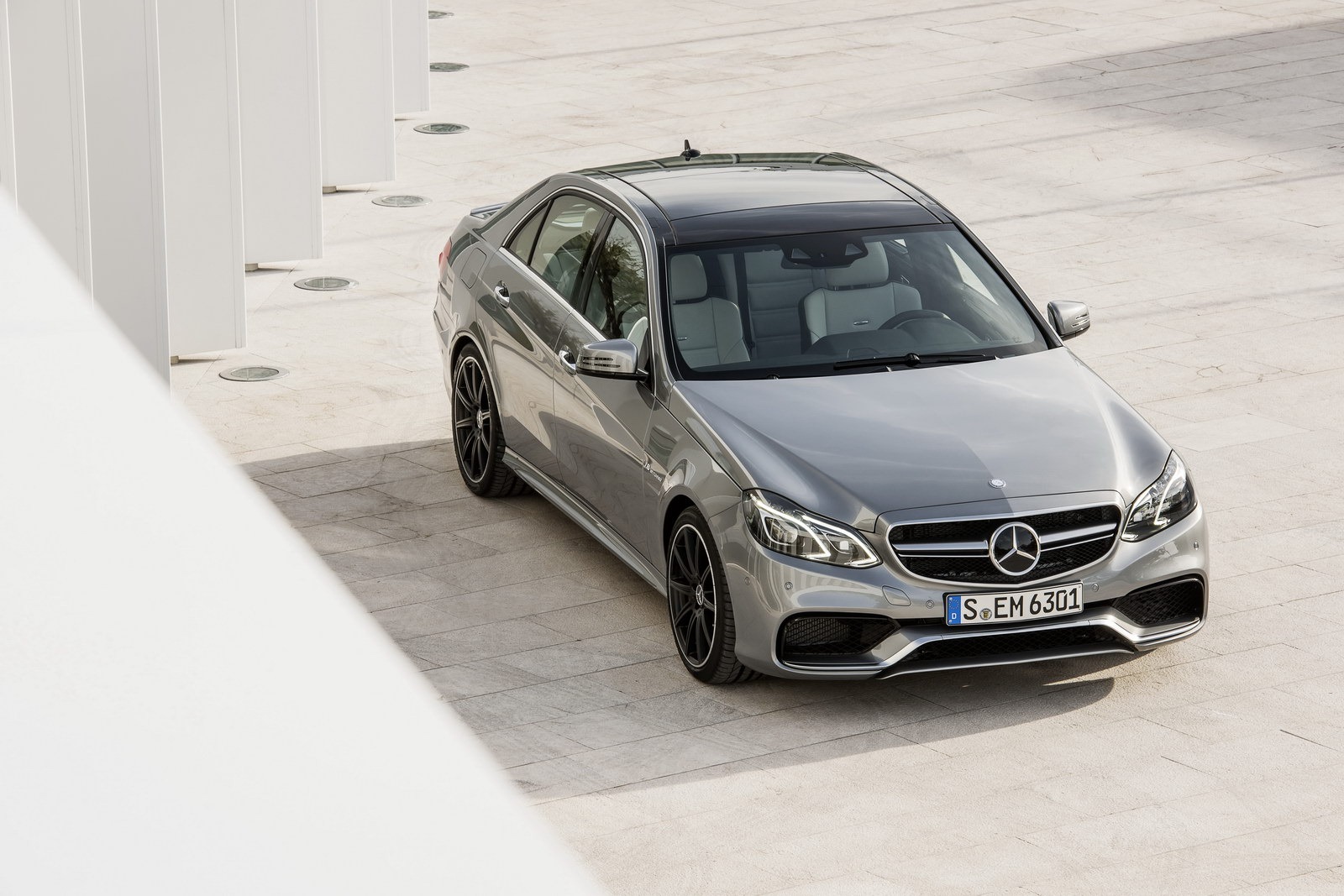 Mercedes-Benz-E-63-AMG-4[5].jpg