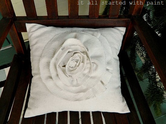 [rosette%2520large%2520pillow%2520%2528550x413%2529%2520%25282%2529%255B10%255D.jpg]