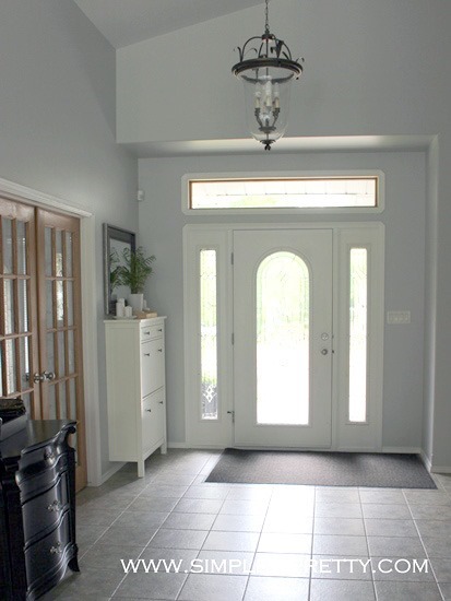 Inviting Front Entryway 