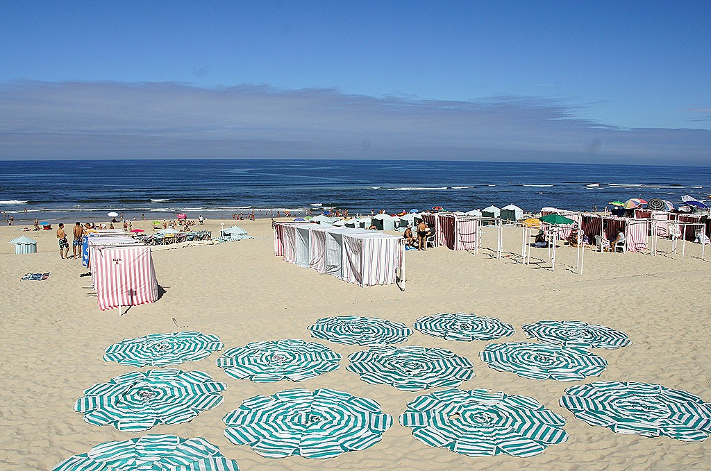 [9.%2520Praia%2520de%2520Mira%2520-%2520Gl%25C3%25B3ria%2520Ishizaka%255B5%255D.jpg]