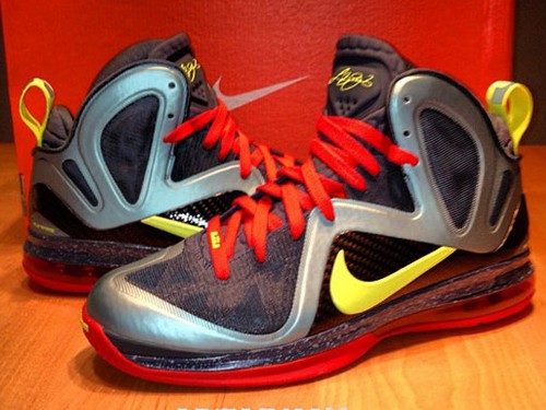 nike-lebron-9-ps-elite-lebron-pe-cannon.jpg
