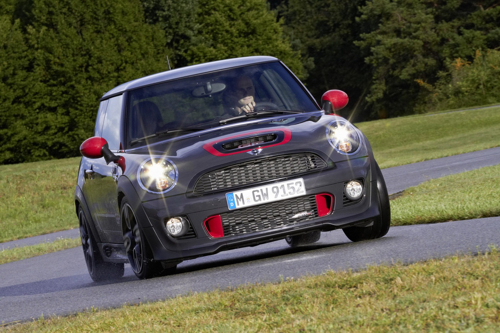2013-MINI-JCW-GP-I27%25255B7%25255D.jpg