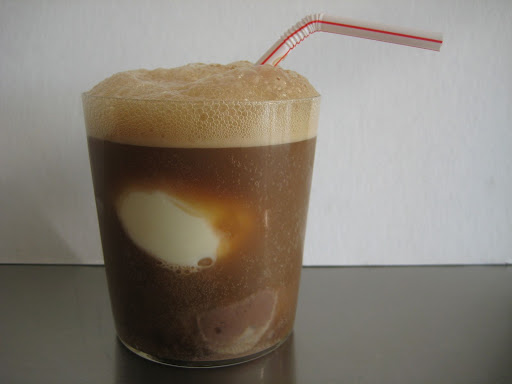 Who doesn't love a root beer float? Vanilla fro-yo cut almost two-thirds the fat!
