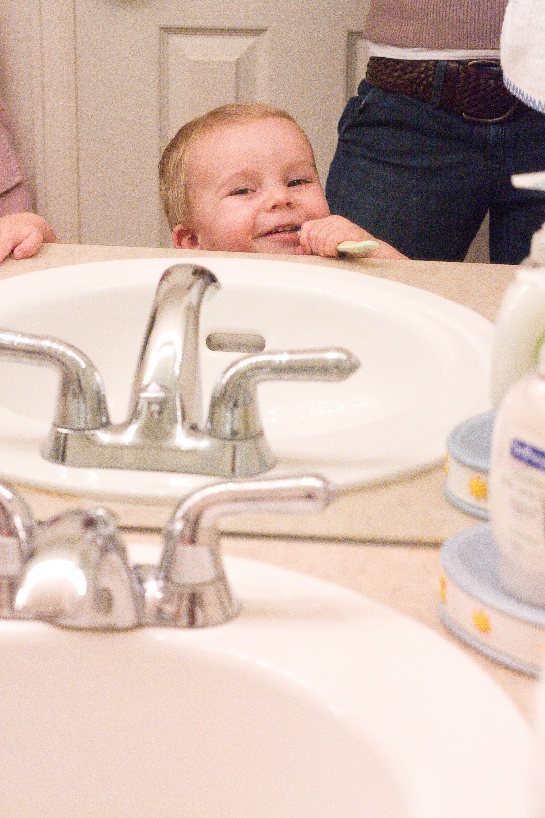 [12.14.12%2520jacob%2520brushing%2520teeth%255B4%255D.jpg]