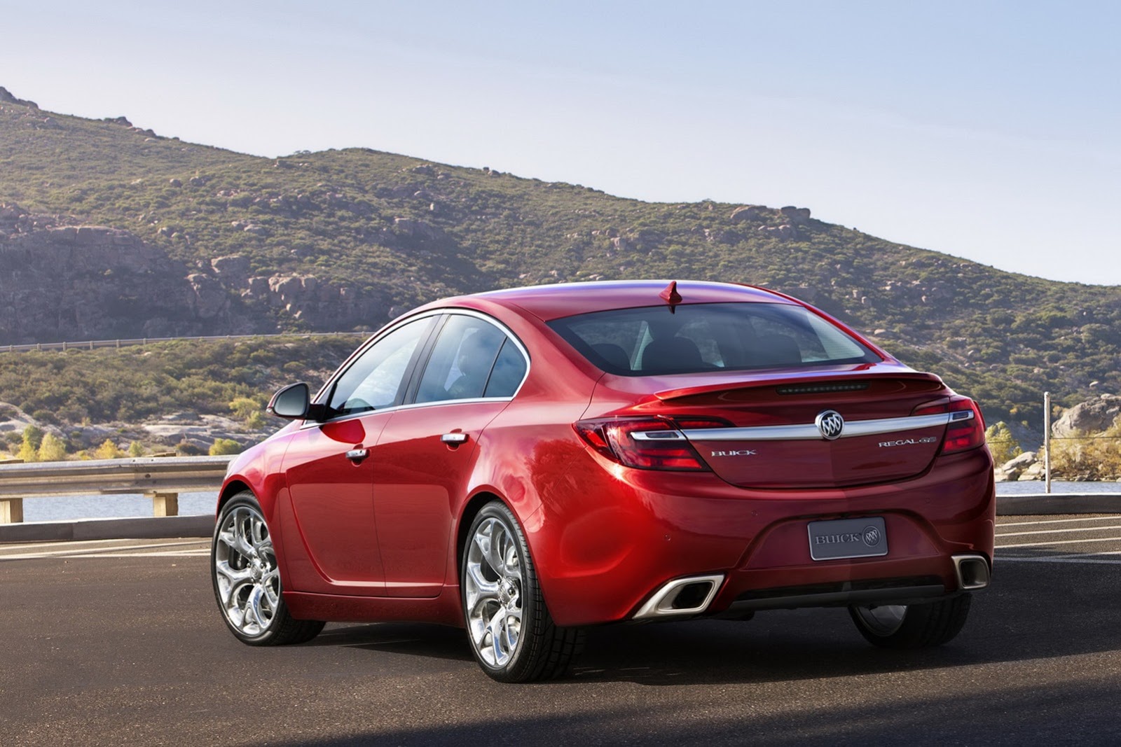 2014-Buick-Regal-GS-2[2].jpg