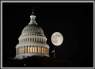 us-capitol-moon-143484577