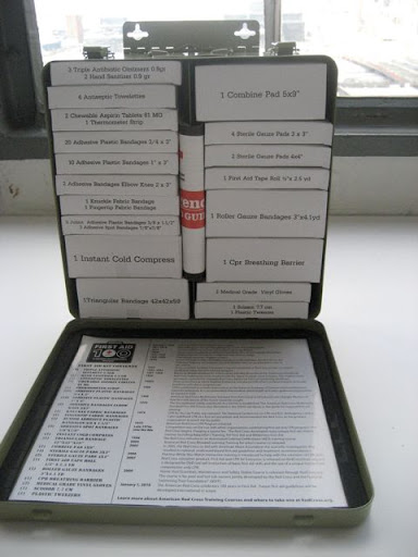 The inside contains small boxes organized with all the necessary first-aid supplies. The inside contains small boxes organized with all the necessary first-aid supplies.