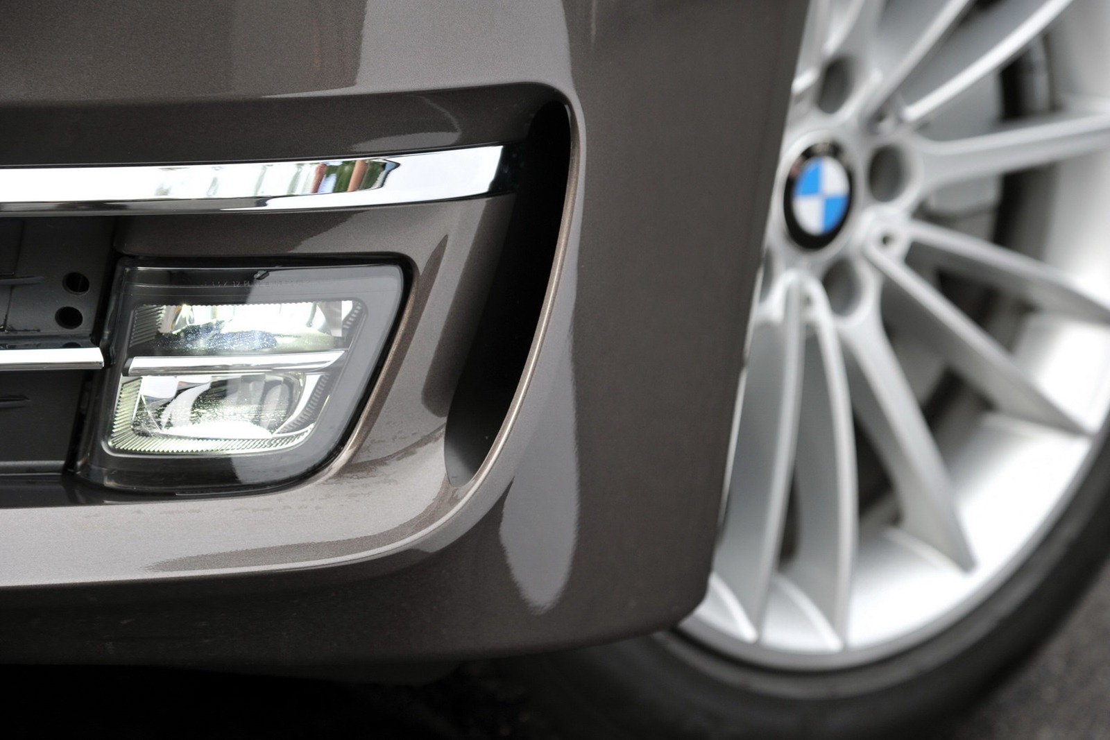 [2013-BMW-7-Series-95%255B2%255D.jpg]
