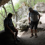 2013 04 27 kevély botanikai túra   szódás barlangnál (2).jpg