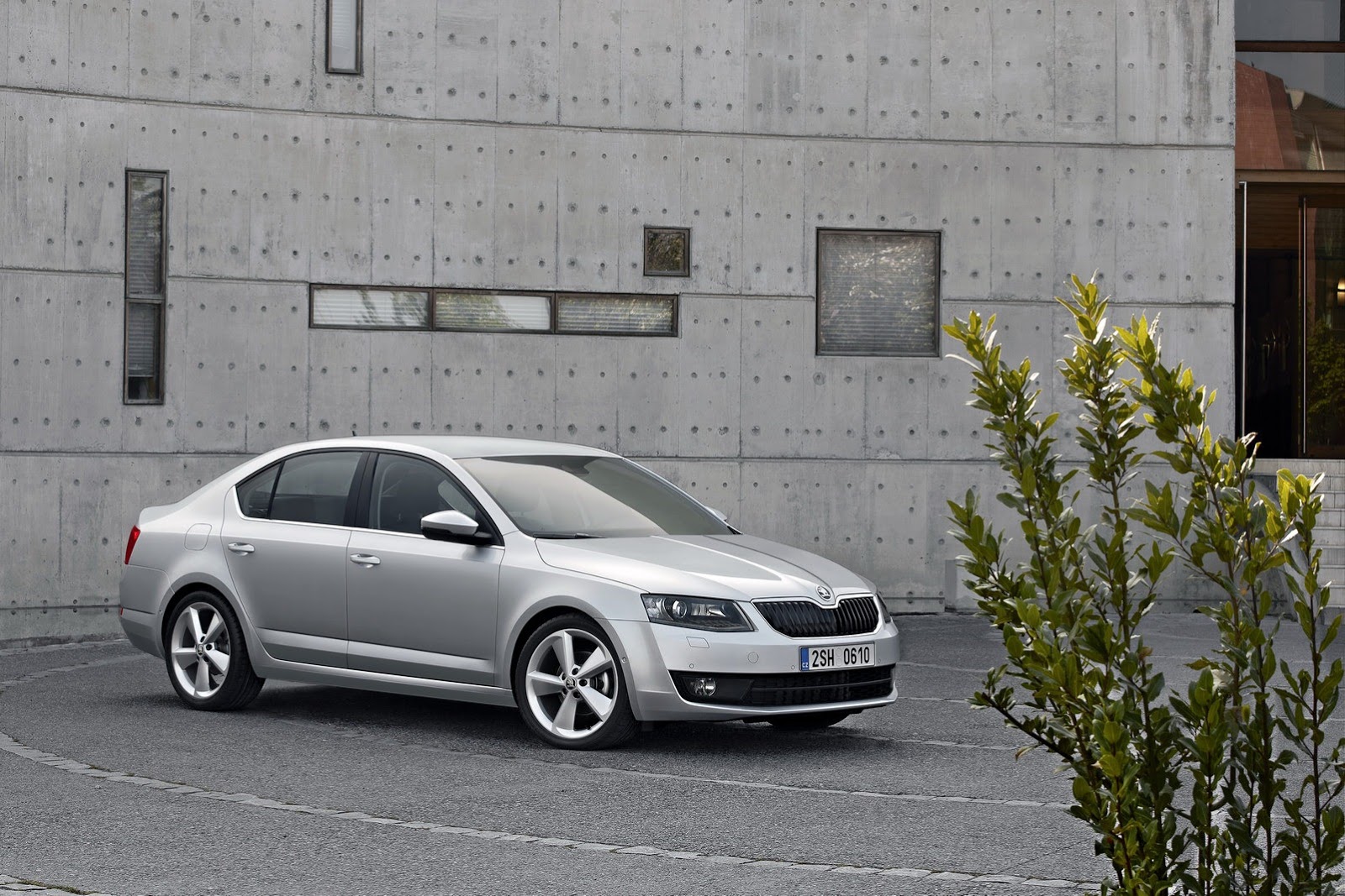 2013-Skoda-Octavia-III-1[2].jpg