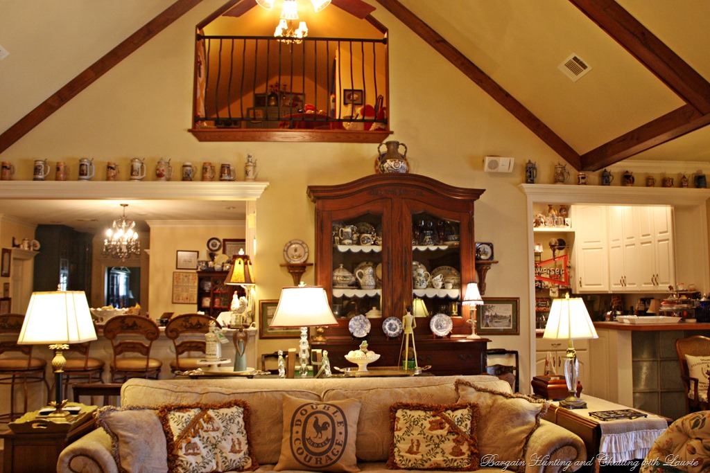 [fmly-rm-loft8.jpg]