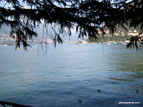 Walking around Lake Como