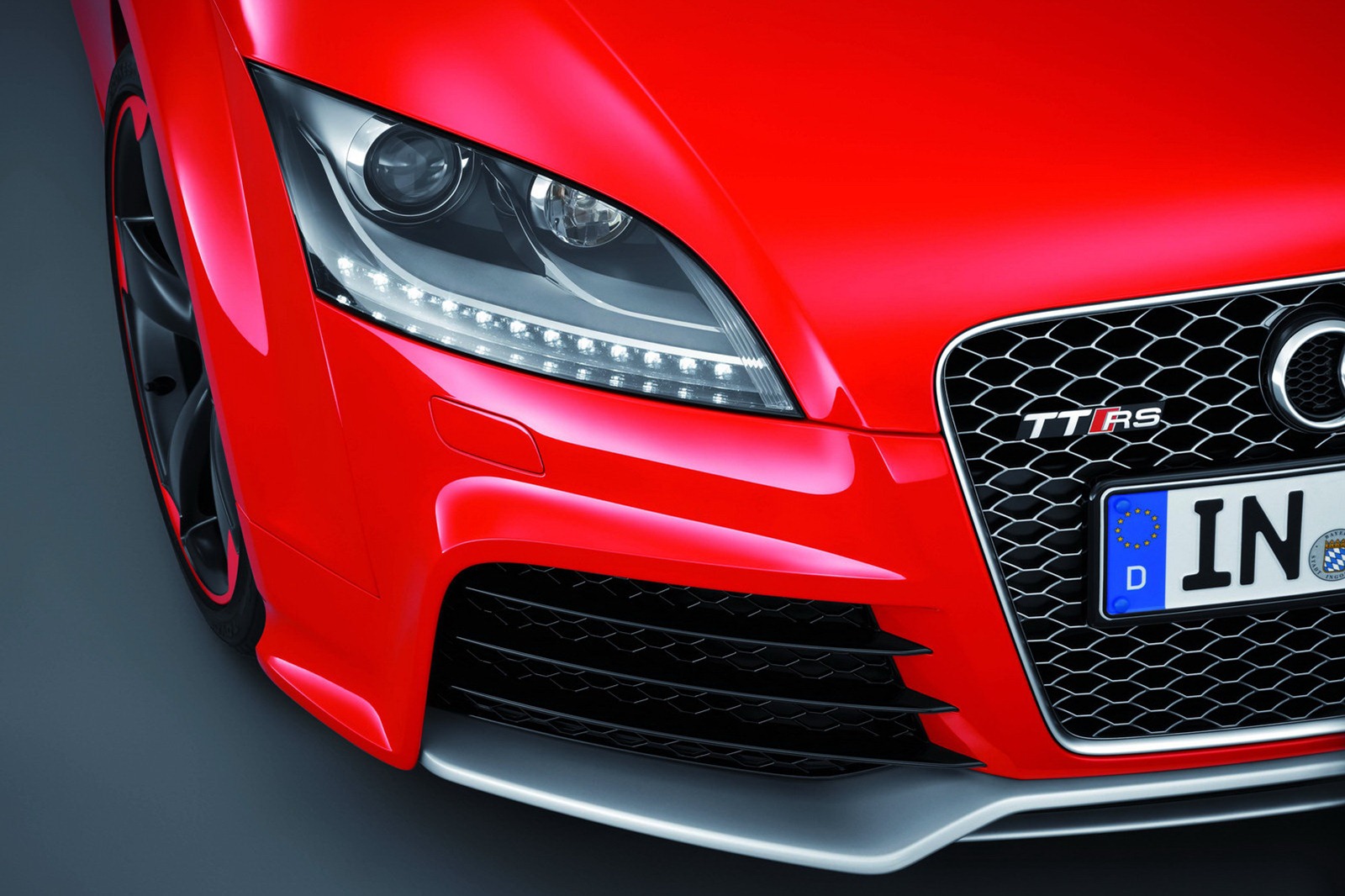 [2013-Audi-TT-RS-Plus-34%255B2%255D.jpg]