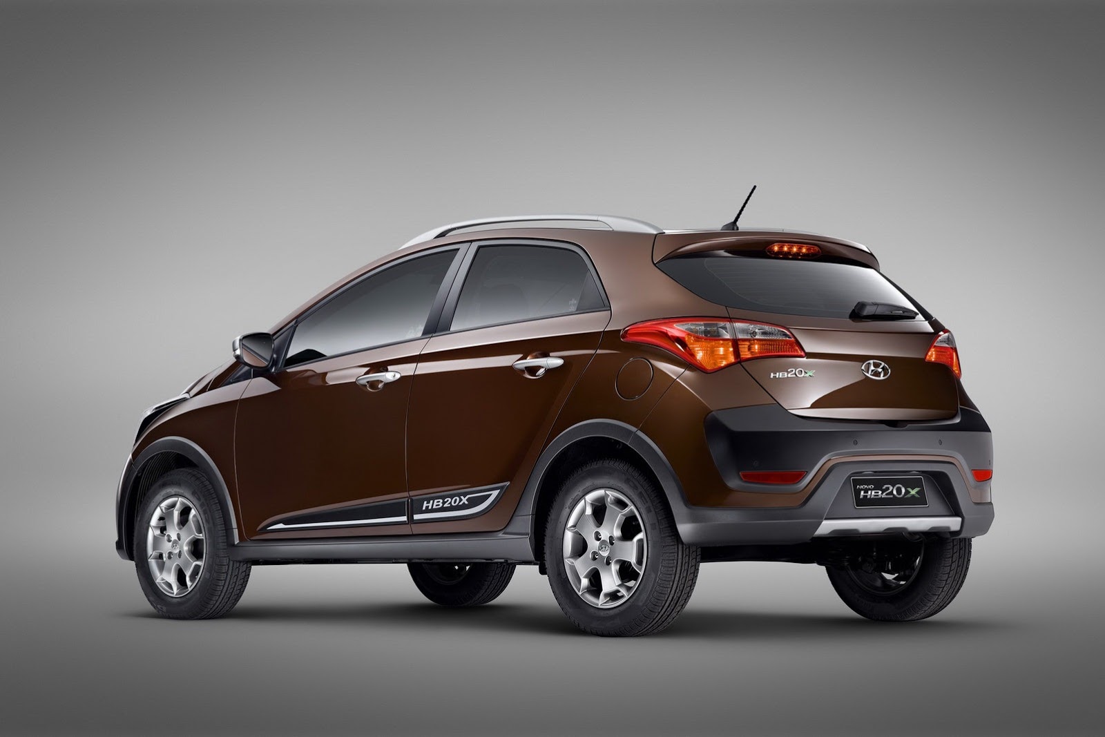 Hyundai-HB20X-3%255B3%255D.jpg