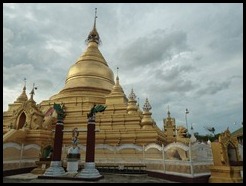 Myanmar, Mandalay, Kuthodaw Pagoda, 9 September 2012 (6)