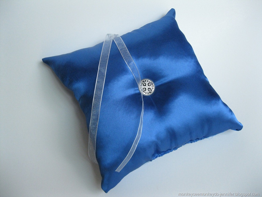 [cobalt%2520blue%2520wedding%2520ring%2520bearer%2520pillow%2520and%2520garter%2520%252820%2529%255B1%255D%255B4%255D.jpg]
